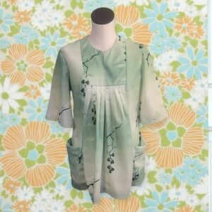 Vintage 70s Green and White Smock Top